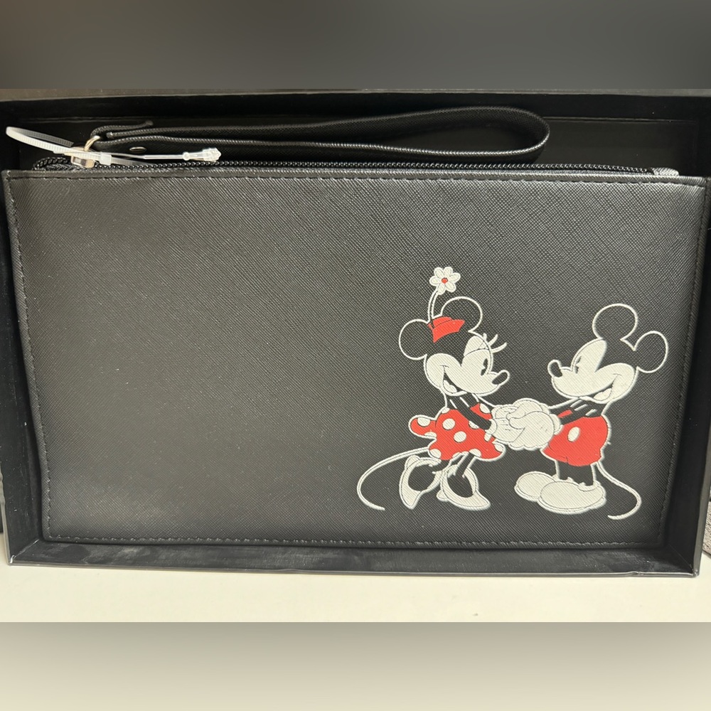 NEW Mickey Mouse Bundle Wristlet Card Holder Keychain Gift Box - Picture 4 of 7